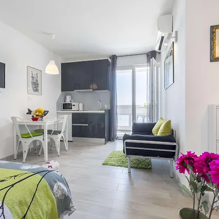 Διαμέρισμα Fm *