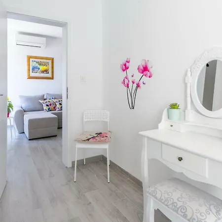 Apartment Fm *
