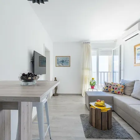 Fm Apartment *